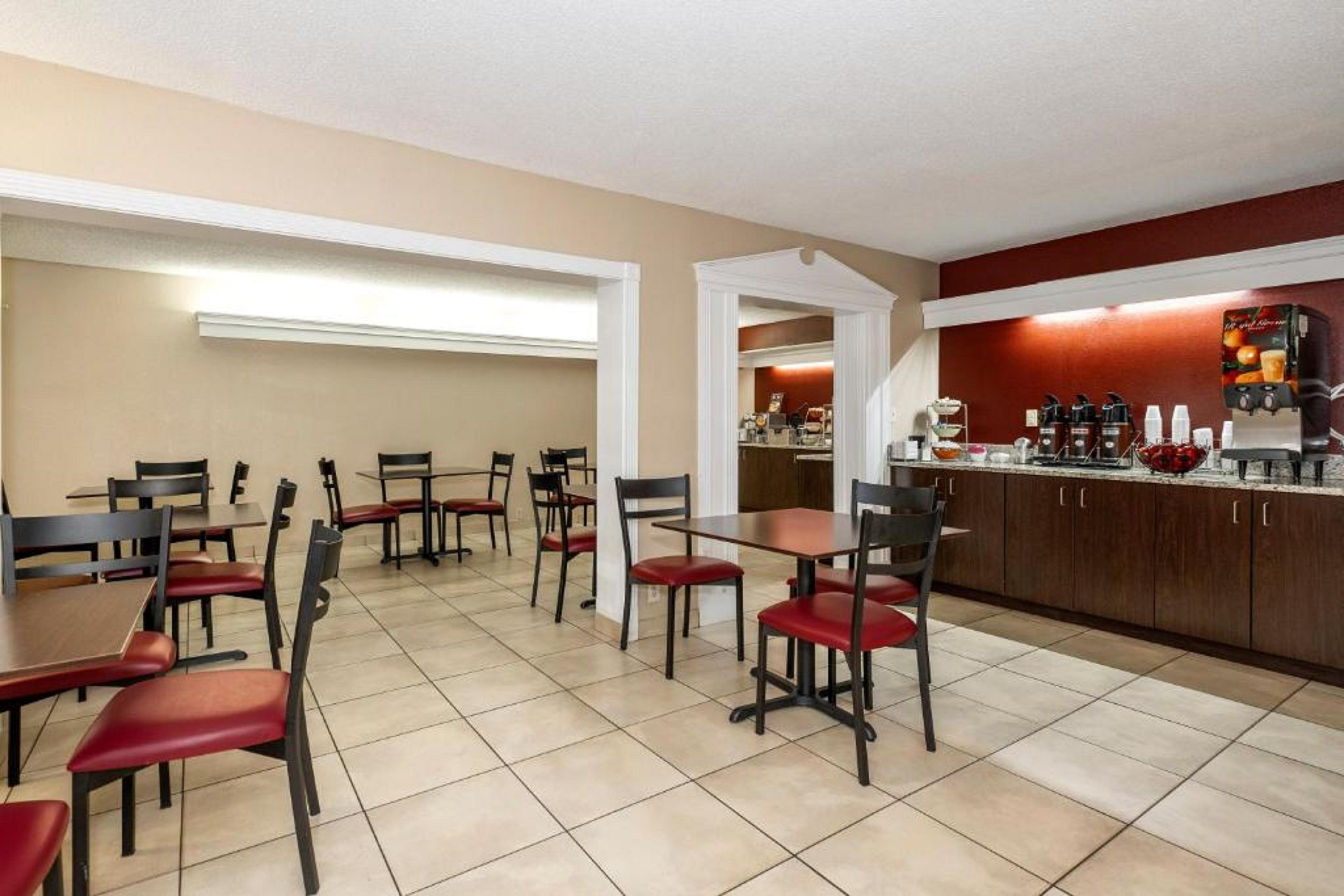 Red Roof Inn Knoxville North - Merchants Drive Экстерьер фото